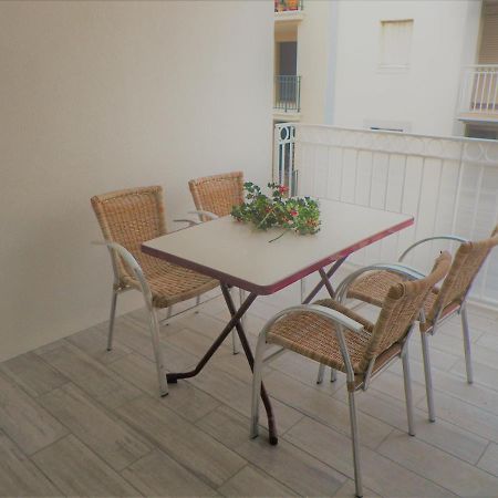 Amarine Joli T3 Centre Ville Terrasse Parking Et Velos Sete Luaran gambar