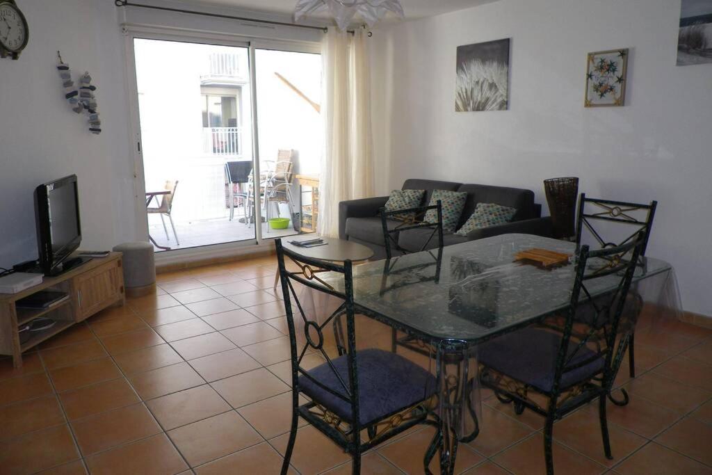 Amarine Joli T3 Centre Ville Terrasse Parking Et Velos Sete Luaran gambar