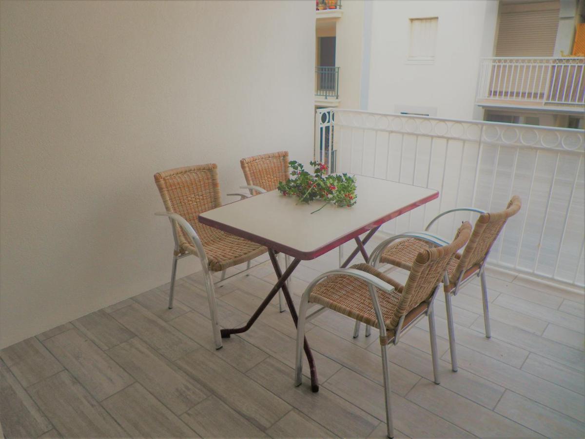 Amarine Joli T3 Centre Ville Terrasse Parking Et Velos Sete Luaran gambar